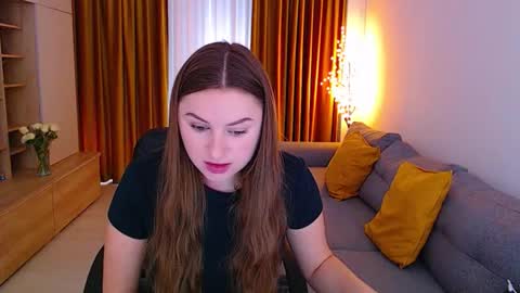 Mia online show from 03/10/26, 10:31