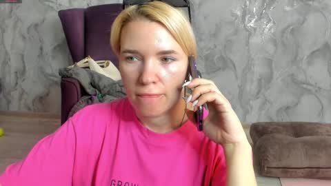 Snapshot of _miss_strawberry_ chatting on 09/24/25, 08:06 Sofia birthday october 29 online show from 09/24/25, 08:06