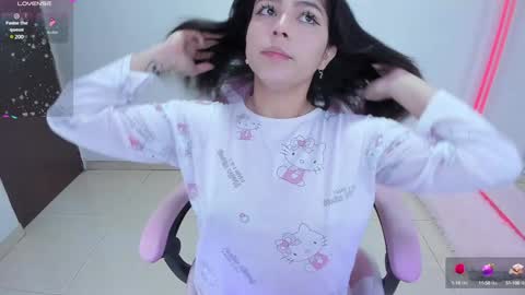 Hanna  Idependent Model   online show from 12/07/24, 10:17