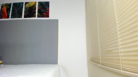 _molly_rosse_ online show from 11/18/25, 12:20