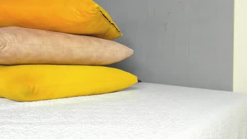 _molly_rosse_ online show from 11/28/25, 11:57