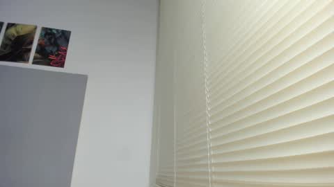 _molly_rosse_ online show from 12/15/25, 12:09