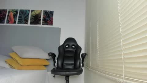 _molly_rosse_ online show from 02/25/26, 12:04