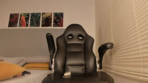 _molly_rosse_ online show from 04/01/26, 01:41