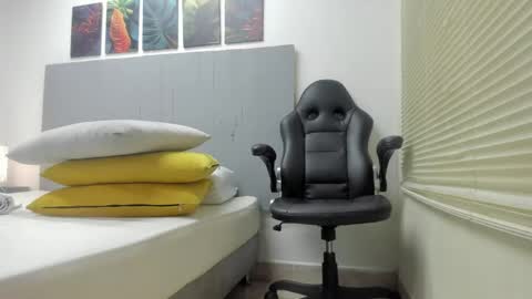 _molly_rosse_ online show from 04/16/26, 12:28