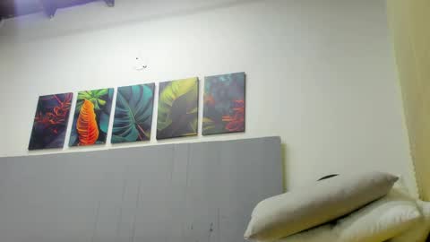 Snapshot of _molly_rosse_ chatting on 04/20/26, 11:57 _molly_rosse_ online show from 04/20/26, 11:57
