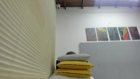 Snapshot of _molly_rosse_ chatting on 04/25/26, 12:19 _molly_rosse_ online show from 04/25/26, 12:19