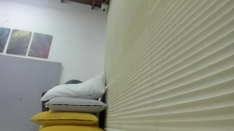 Snapshot of _molly_rosse_ chatting on 04/27/26, 12:03 _molly_rosse_ online show from 04/27/26, 12:03