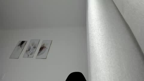 Snapshot of _molly_rosse_ chatting on 05/21/26, 12:01 _molly_rosse_ online show from 05/21/26, 12:01