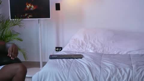 julietta and travis online show from 02/04/26, 04:57