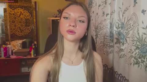 Snapshot of _monaflame_ chatting on 02/07/26, 01:26 Mona online show from 02/07/26, 01:26