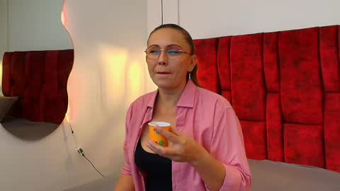 _monaliza_ online show from 05/09/26, 12:21