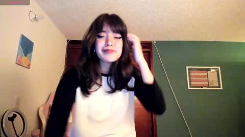 Snapshot of _moon_cake_ chatting on 02/17/25, 08:09 Next stream 950 pm Colombia time xd online show from 02/17/25, 08:09