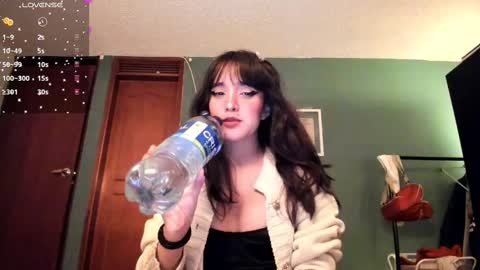 Snapshot of _moon_cake_ chatting on 02/28/25, 05:26 Next stream 950 pm Colombia time xd online show from 02/28/25, 05:26