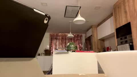 Snapshot of _muestroverga chatting on 12/14/25, 11:42 _muestroverga online show from 12/14/25, 11:42