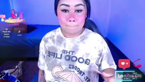 nahomi  online show from 10/12/25, 01:59