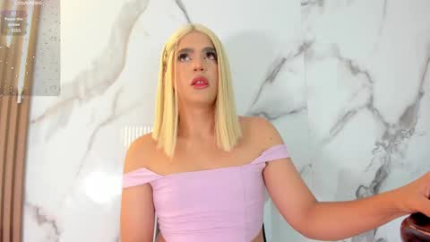 Snapshot of _naomi_fox chatting on 03/07/25, 01:51 shantall online show from 03/07/25, 01:51