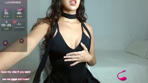 _nayade_ online show from 03/24/26, 12:04