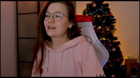 Snapshot of _nemalkovamia chatting on 12/22/24, 09:33 Mia with a big heart  online show from 12/22/24, 09:33