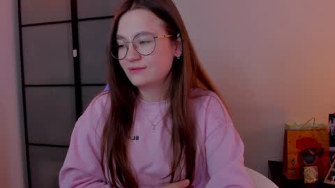 Snapshot of _nemalkovamia chatting on 01/24/25, 04:59 Mia with a big heart  online show from 01/24/25, 04:59