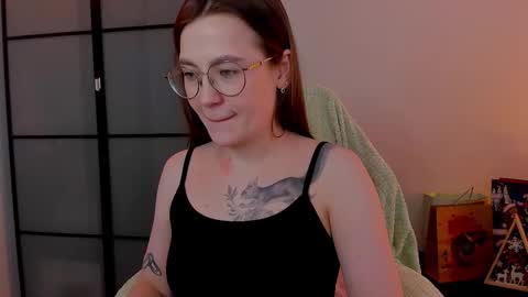 Snapshot of _nemalkovamia chatting on 02/12/25, 07:02 Mia with a big heart  online show from 02/12/25, 07:02