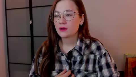 Snapshot of _nemalkovamia chatting on 02/15/25, 03:20 Mia with a big heart  online show from 02/15/25, 03:20