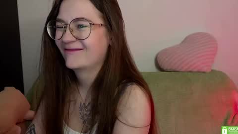 Snapshot of _nemalkovamia chatting on 03/11/25, 03:16 Mia with a big heart  online show from 03/11/25, 03:16