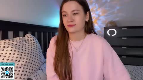 Snapshot of _nemalkovamia chatting on 09/09/25, 03:00 Mia with a big heart  online show from 09/09/25, 03:00