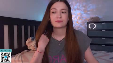 Snapshot of _nemalkovamia chatting on 09/10/25, 10:37 Mia with a big heart  online show from 09/10/25, 10:37