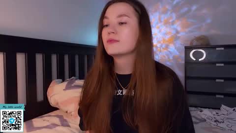 Snapshot of _nemalkovamia chatting on 09/11/25, 10:48 Mia with a big heart  online show from 09/11/25, 10:48