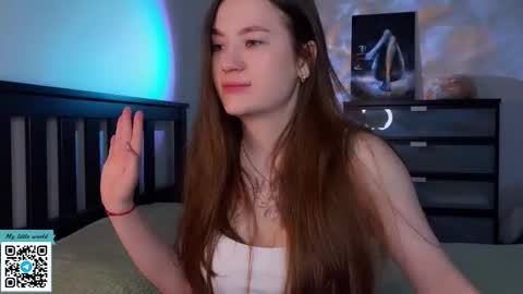 Snapshot of _nemalkovamia chatting on 10/02/25, 11:39 Mia with a big heart  online show from 10/02/25, 11:39