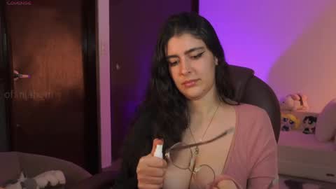 NiniHelp me by giving my show a thumbs up online show from 05/26/26, 11:45