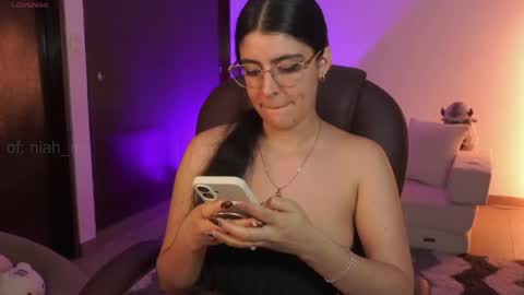 NiniHelp me by giving my show a thumbs up online show from 06/06/26, 04:17