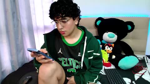 Snapshot of _nickconnor1 chatting on 12/15/24, 10:04 Nicolas online show from 12/15/24, 10:04