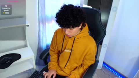 Snapshot of _nickconnor1 chatting on 01/22/25, 07:03 Nicolas online show from 01/22/25, 07:03