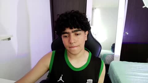 Snapshot of _nickconnor1 chatting on 02/19/25, 06:43 Nicolas online show from 02/19/25, 06:43