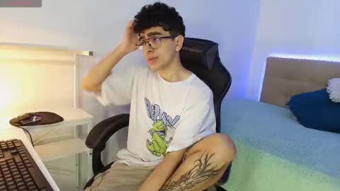 Snapshot of _nickconnor1 chatting on 11/14/25, 04:55 Nicolas online show from 11/14/25, 04:55