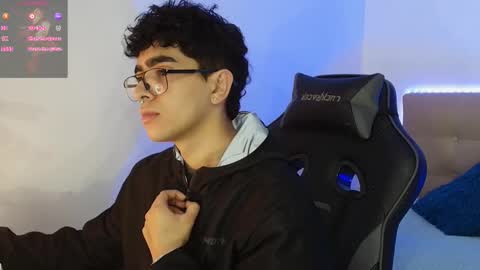 Snapshot of _nickconnor1 chatting on 11/30/25, 10:25 Nicolas online show from 11/30/25, 10:25