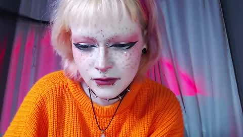 Nicole online show from 12/02/25, 09:21