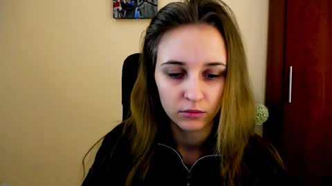 Snapshot of _nicole_new chatting on 01/06/25, 01:08 Nica online show from 01/06/25, 01:08