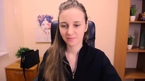 Snapshot of _nicole_new chatting on 01/18/25, 03:27 Nica online show from 01/18/25, 03:27