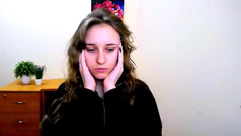 Snapshot of _nicole_new chatting on 02/06/25, 12:26 Nica online show from 02/06/25, 12:26