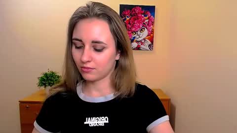 Snapshot of _nicole_new chatting on 03/10/25, 03:52 Nica online show from 03/10/25, 03:52