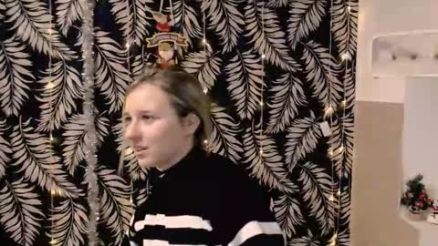 Nica online show from 12/20/25, 10:55