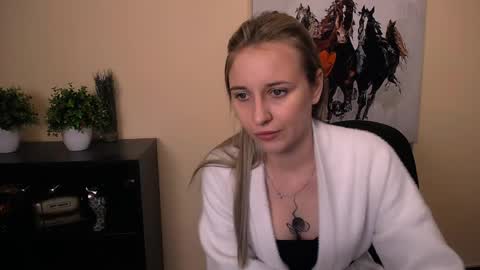 Nica online show from 04/29/26, 11:03