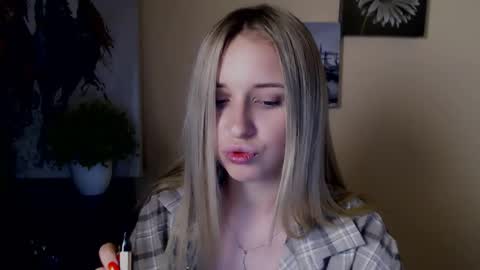 Snapshot of _nicole_new chatting on 05/29/26, 09:51 Nica online show from 05/29/26, 09:51