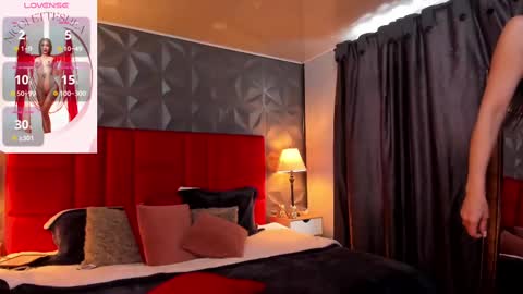 Snapshot of _nicoletteshea_ chatting on 02/25/25, 09:13 _nicoletteshea_ online show from 02/25/25, 09:13