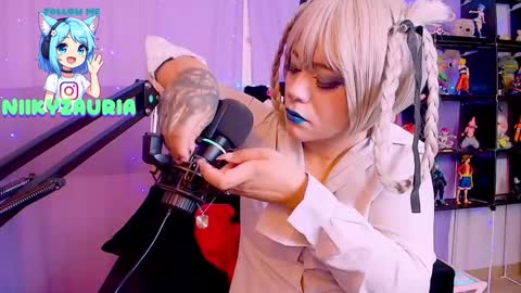 Snapshot of _niiky chatting on 11/07/25, 10:26 niiky online show from 11/07/25, 10:26