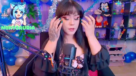 niiky online show from 12/17/25, 03:51