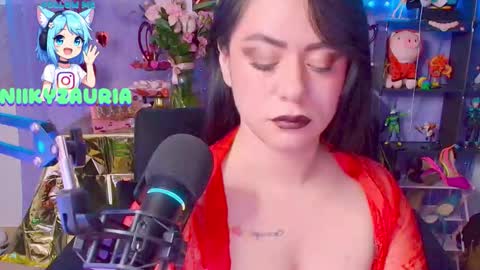 niiky online show from 02/15/26, 06:15